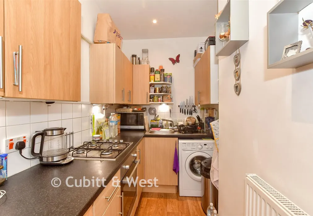 Kitchen - Angerstein Road, Portsmouth, Hampshire - Wards of Kent