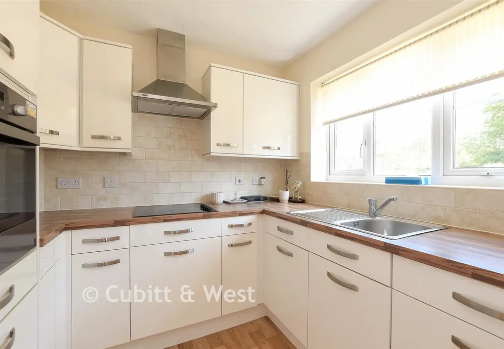 Kitchen - Greenacres Lodge, Warlingham, Surrey - Wards of Kent