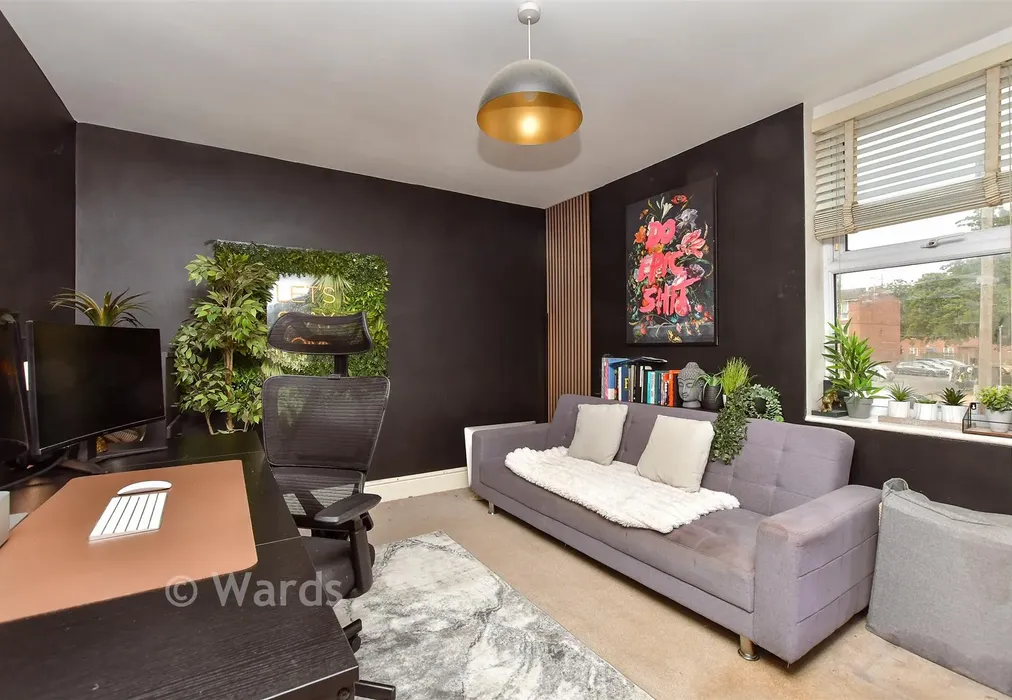 Bedroom 1 - Skinner Street, Gillingham, Kent - Wards of Kent