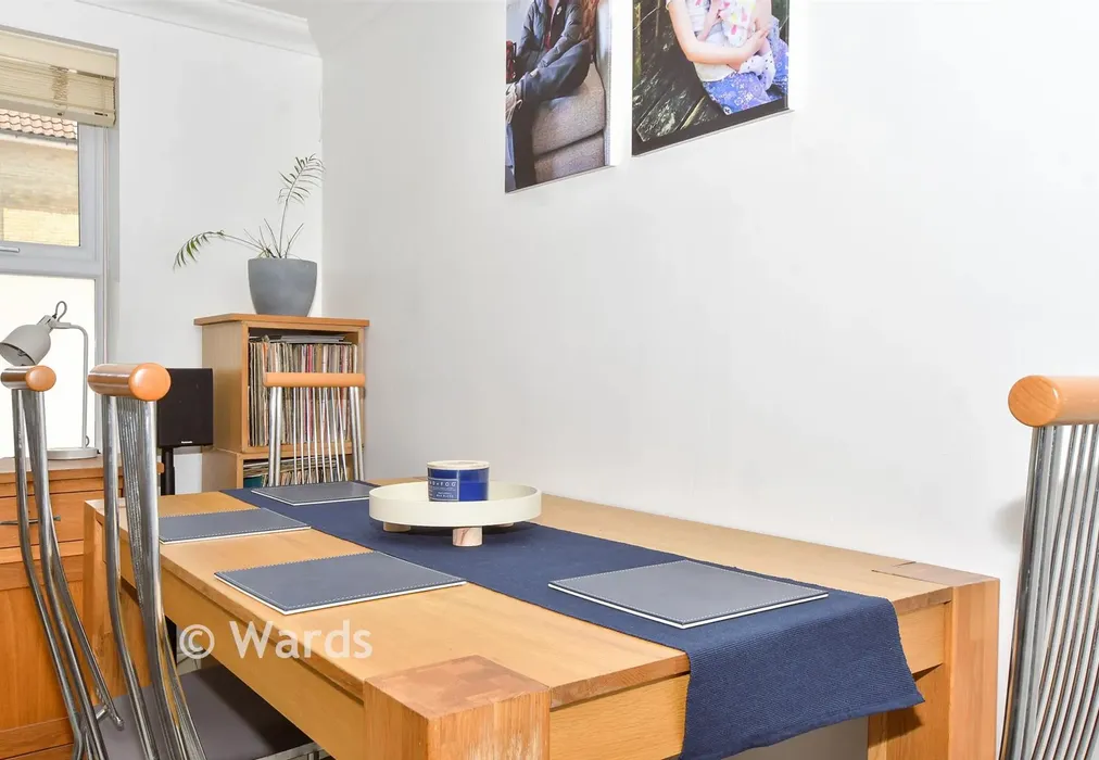Internal Lifestyle Photograph - Paxton Avenue, Hawkinge, Folkestone, Kent - Wards of Kent