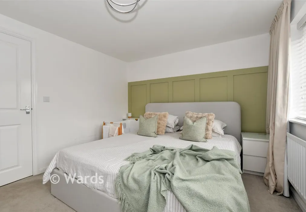 Bedroom 1 - Long Strakes, Staplehurst, Tonbridge, Kent - Wards of Kent