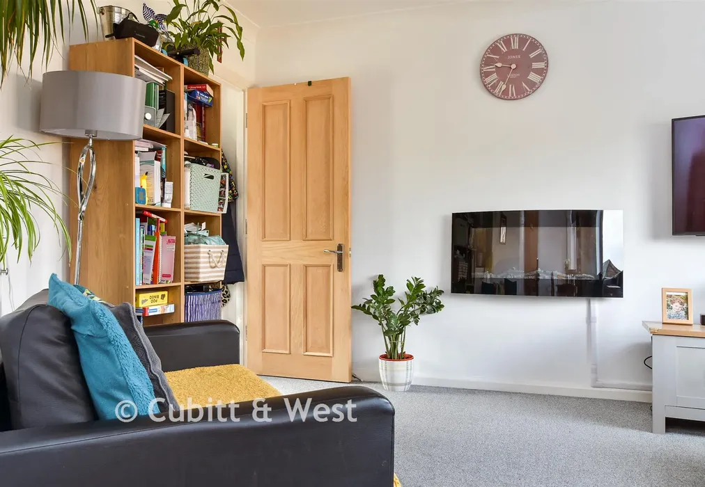 Internal Lifestyle Photograph - Rustington Road, Brighton, East Sussex - Wards of Kent