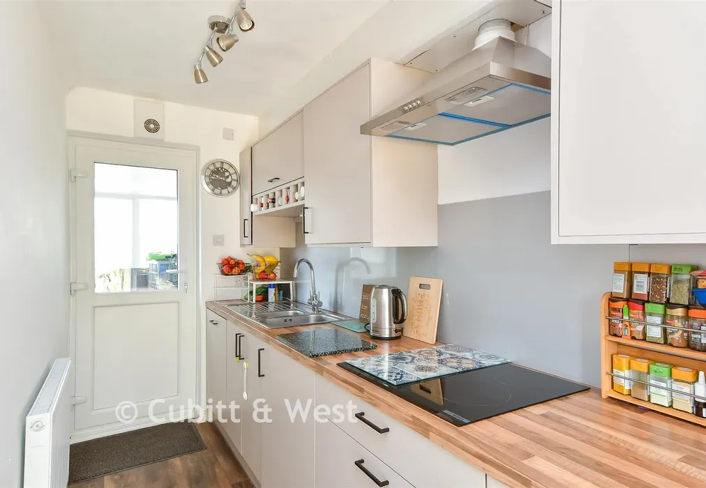 Kitchen - Rustington Road, Brighton, East Sussex - Wards of Kent