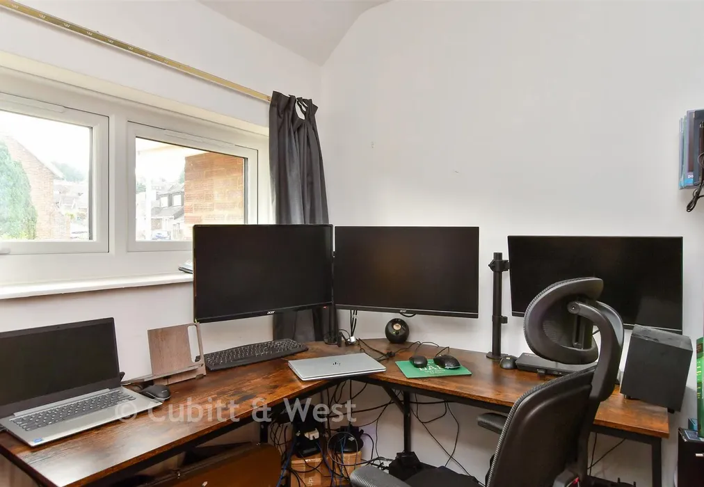 Bedroom 3 - Rustington Road, Brighton, East Sussex - Wards of Kent