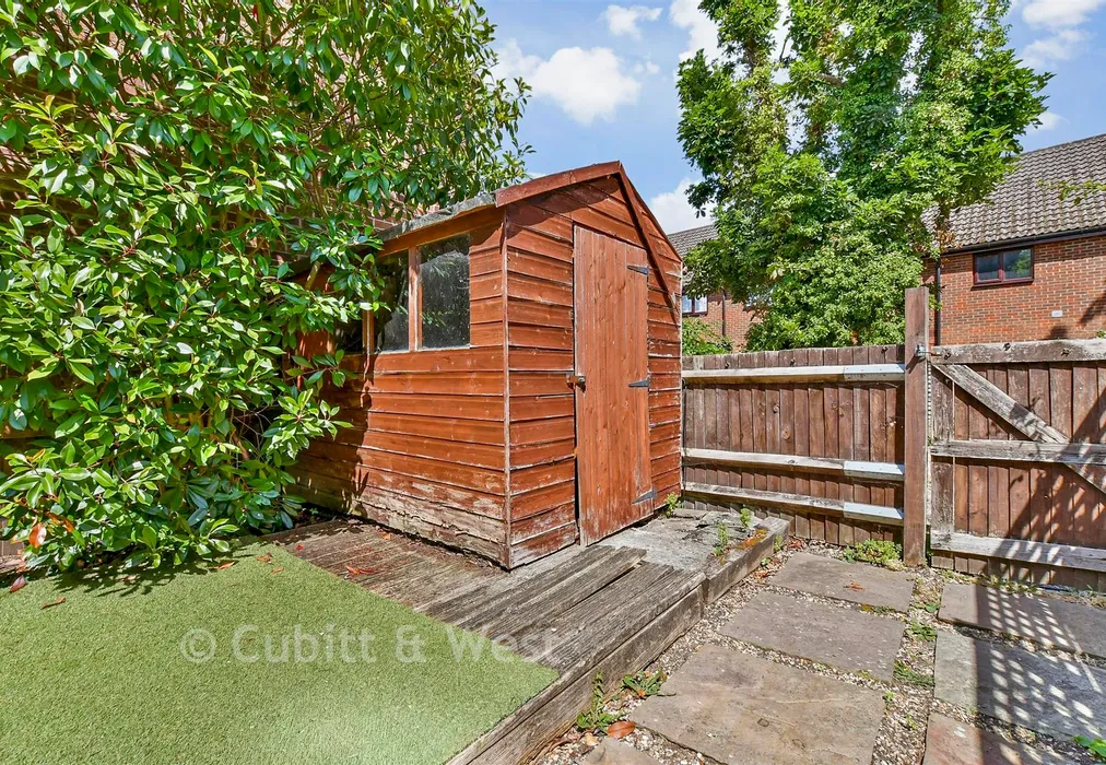 Rear Garden - Woodcote Mews, Wallington, Surrey - Wards of Kent