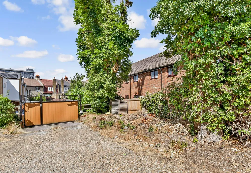 Driveway/Parking - Woodcote Mews, Wallington, Surrey - Wards of Kent