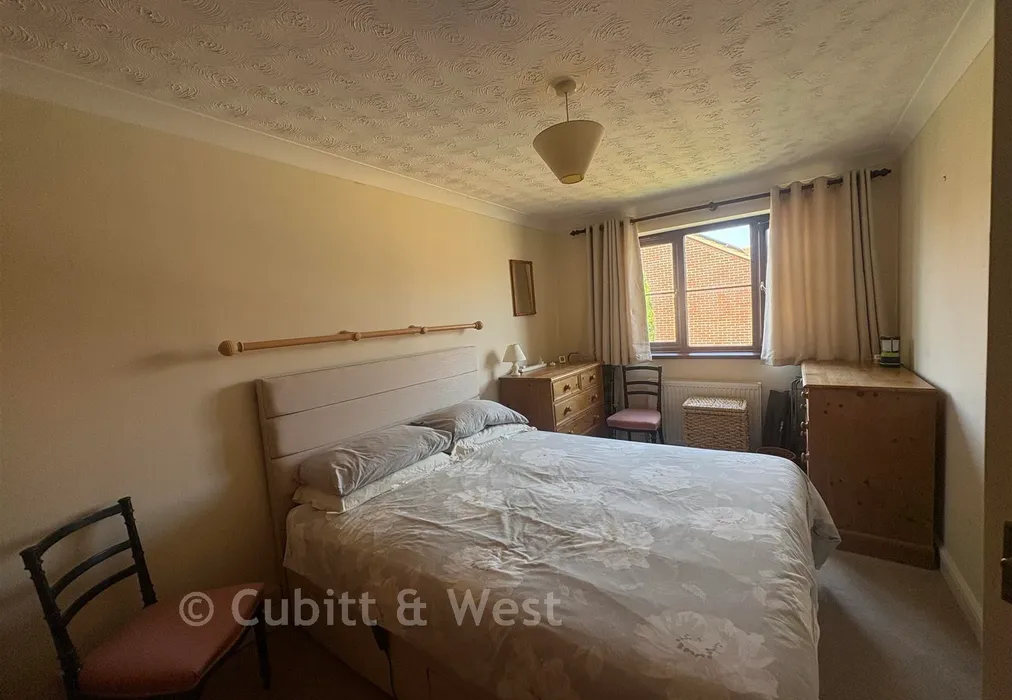 Bedroom 1 - Warblington Street, Portsmouth, Hampshire - Wards of Kent