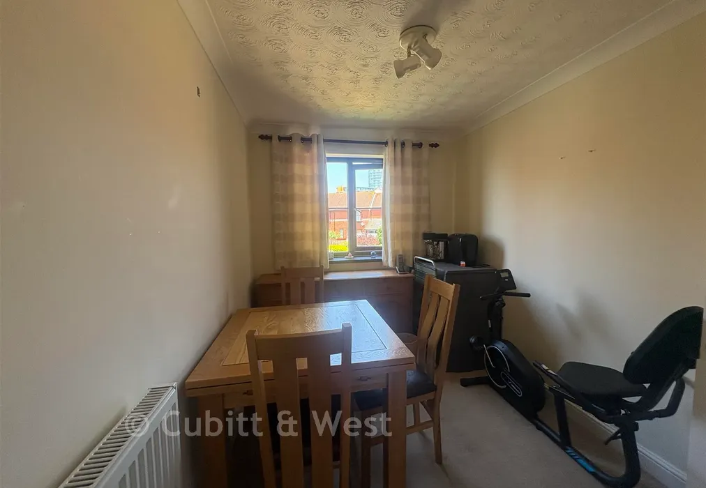 Bedroom 2 - Warblington Street, Portsmouth, Hampshire - Wards of Kent
