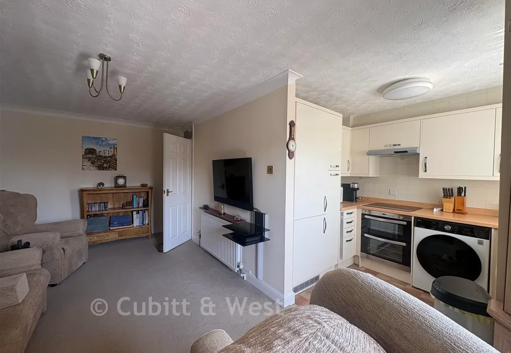 Lounge/Kitchen - Warblington Street, Portsmouth, Hampshire - Wards of Kent