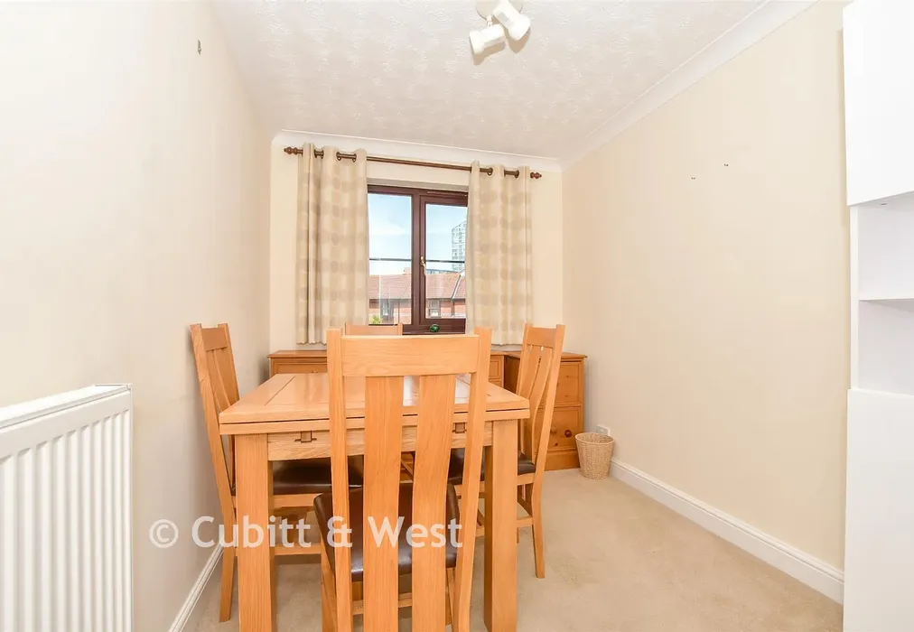 Bedroom 2 - Warblington Street, Portsmouth, Hampshire - Wards of Kent