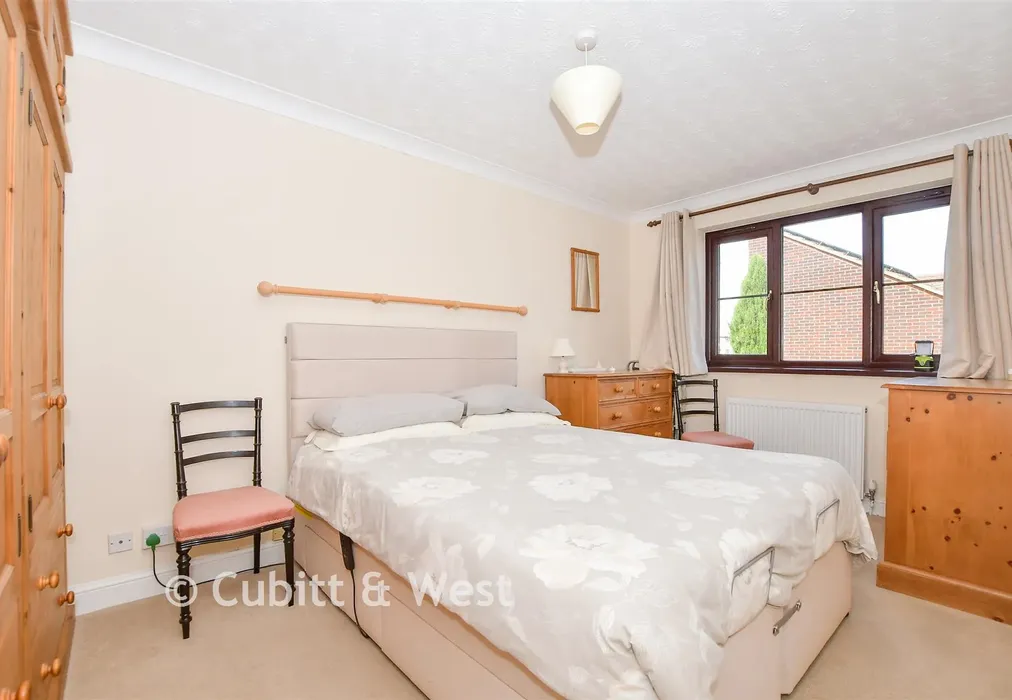 Bedroom 1 - Warblington Street, Portsmouth, Hampshire - Wards of Kent