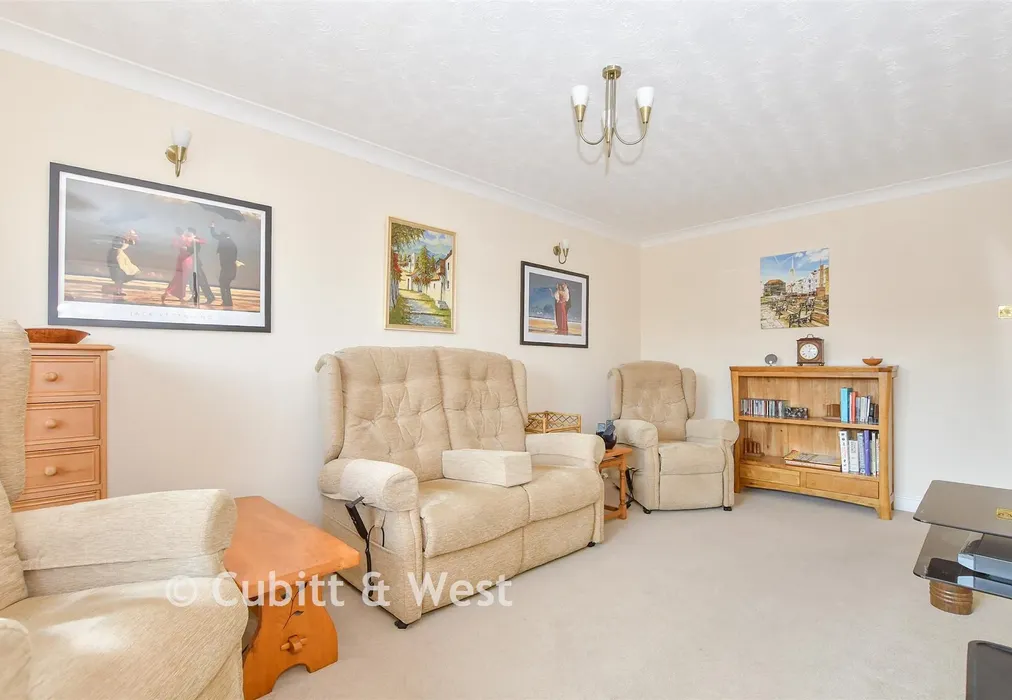 Lounge - Warblington Street, Portsmouth, Hampshire - Wards of Kent