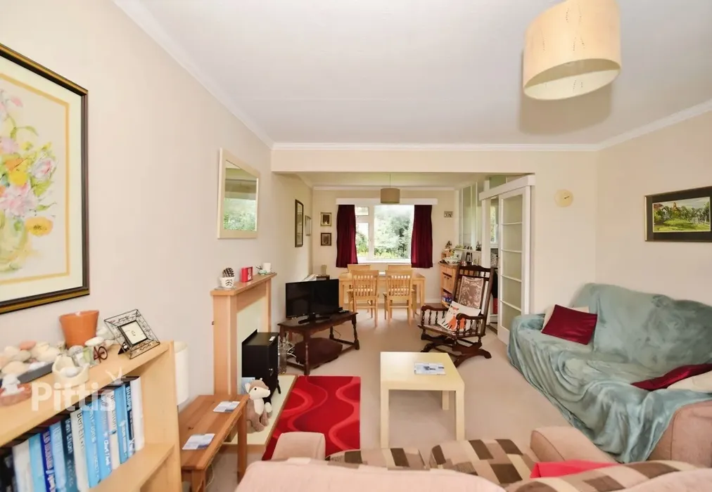  - Meadow Drive Bembridge PO35 - Wards of Kent