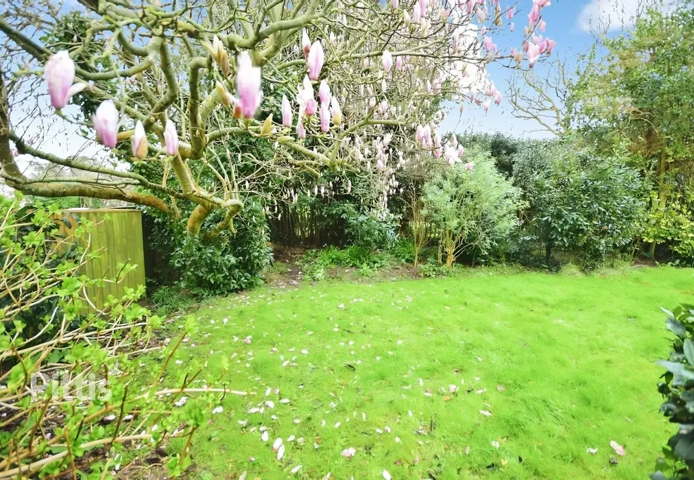  - Meadow Drive Bembridge PO35 - Wards of Kent