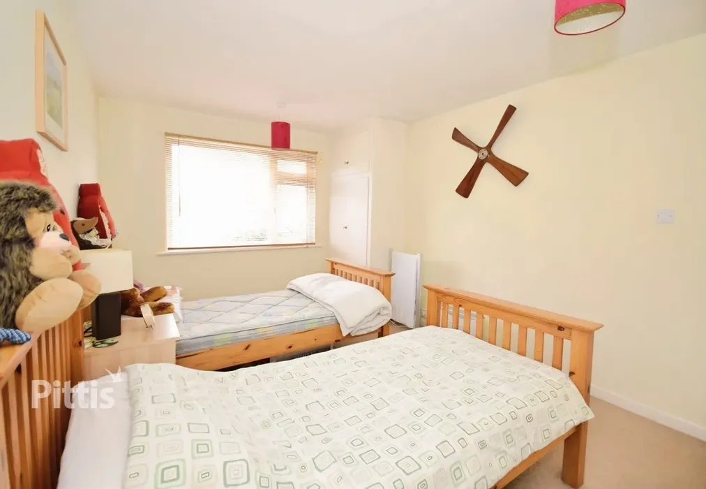  - Meadow Drive Bembridge PO35 - Wards of Kent