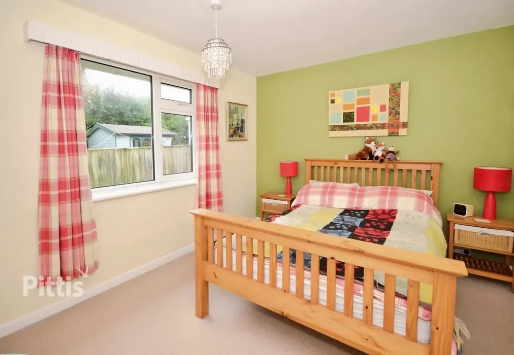  - Meadow Drive Bembridge PO35 - Wards of Kent