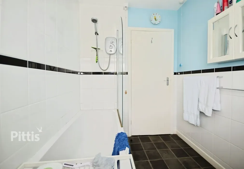  - Meadow Drive Bembridge PO35 - Wards of Kent