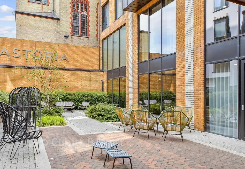 Communal Gardens - Gloucester Place, Brighton, East Sussex - Wards of Kent