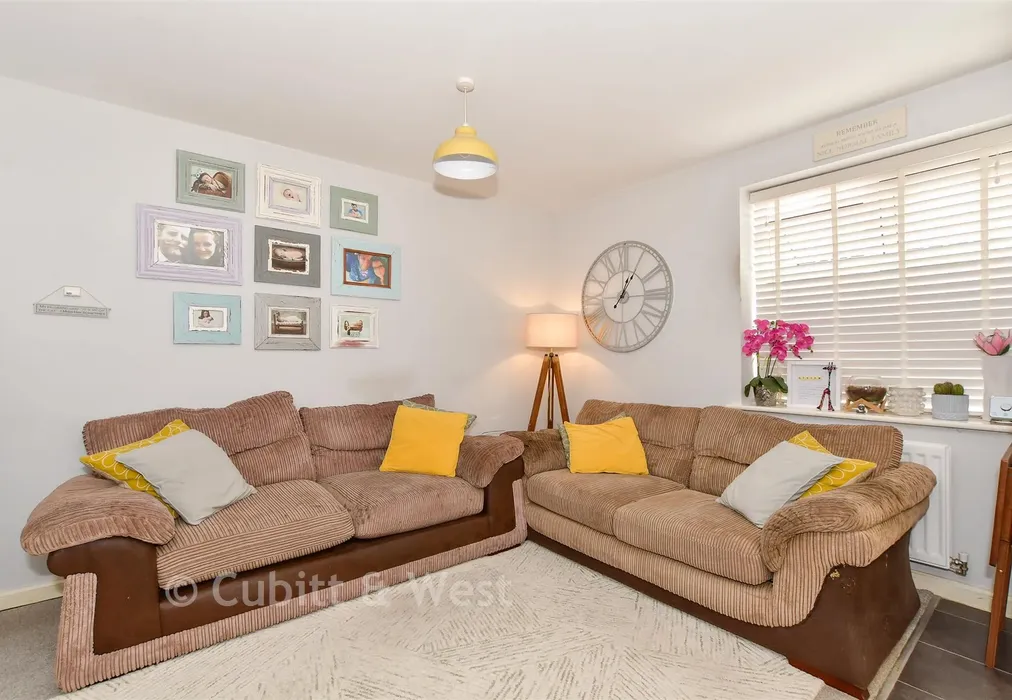 Lounge/Kitchen - Ellis Road, Broadbridge Heath, West Sussex - Wards of Kent