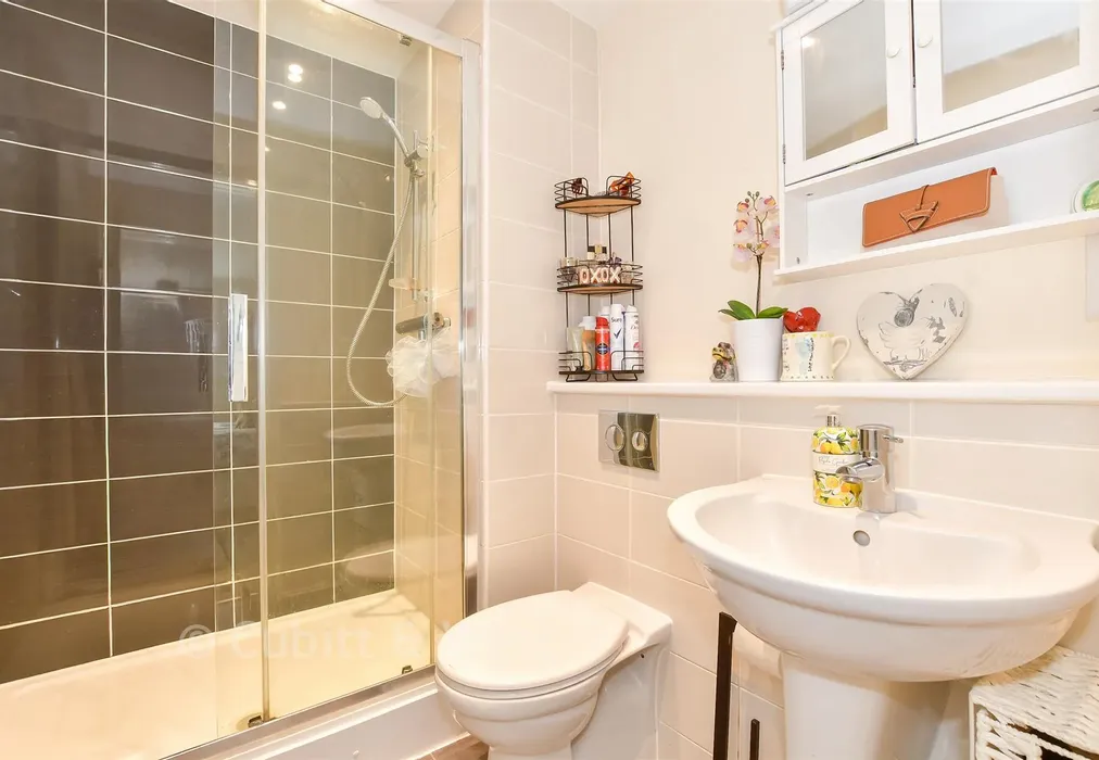 En-Suite Shower Room - Ellis Road, Broadbridge Heath, West Sussex - Wards of Kent
