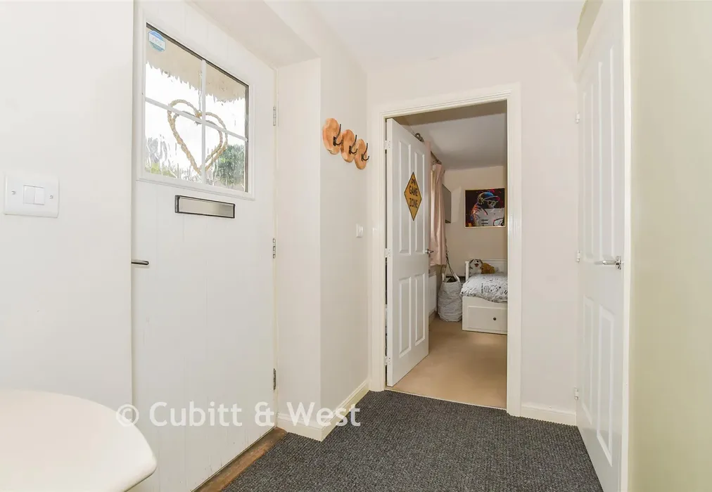 Entrance Hall - Ellis Road, Broadbridge Heath, West Sussex - Wards of Kent