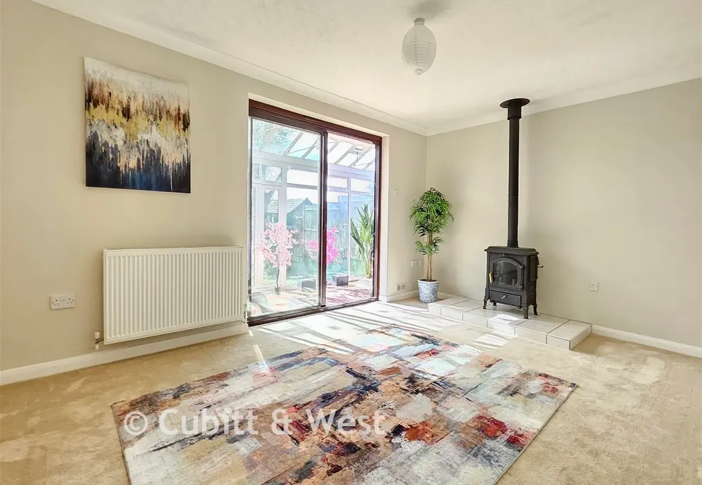 Lounge - Tor Road, Peacehaven, East Sussex - Wards of Kent
