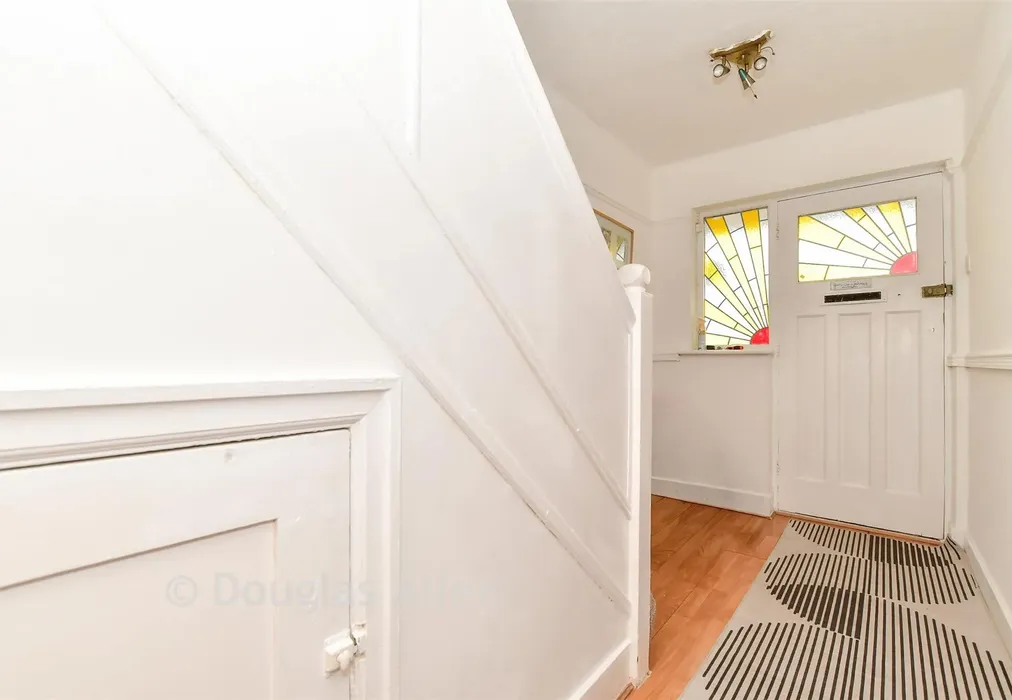Hallway - Markmanor Avenue, Walthamstow - Wards of Kent