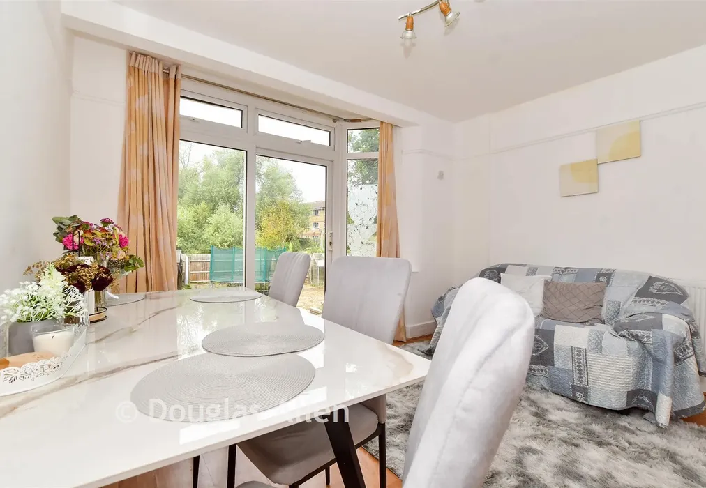 Dining Room - Markmanor Avenue, Walthamstow - Wards of Kent