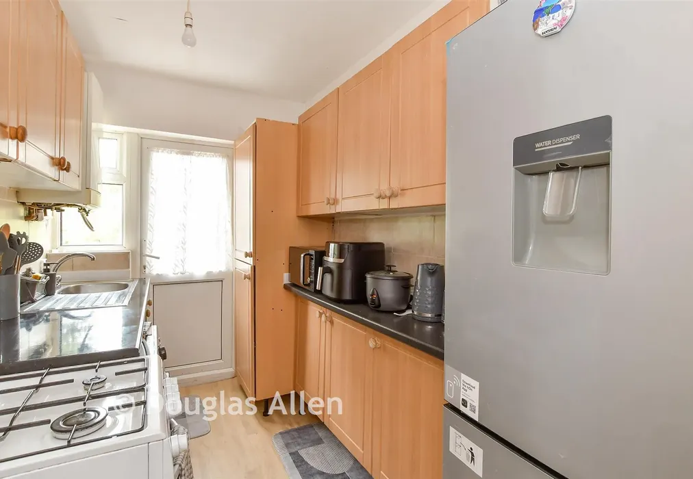 Kitchen - Markmanor Avenue, Walthamstow - Wards of Kent