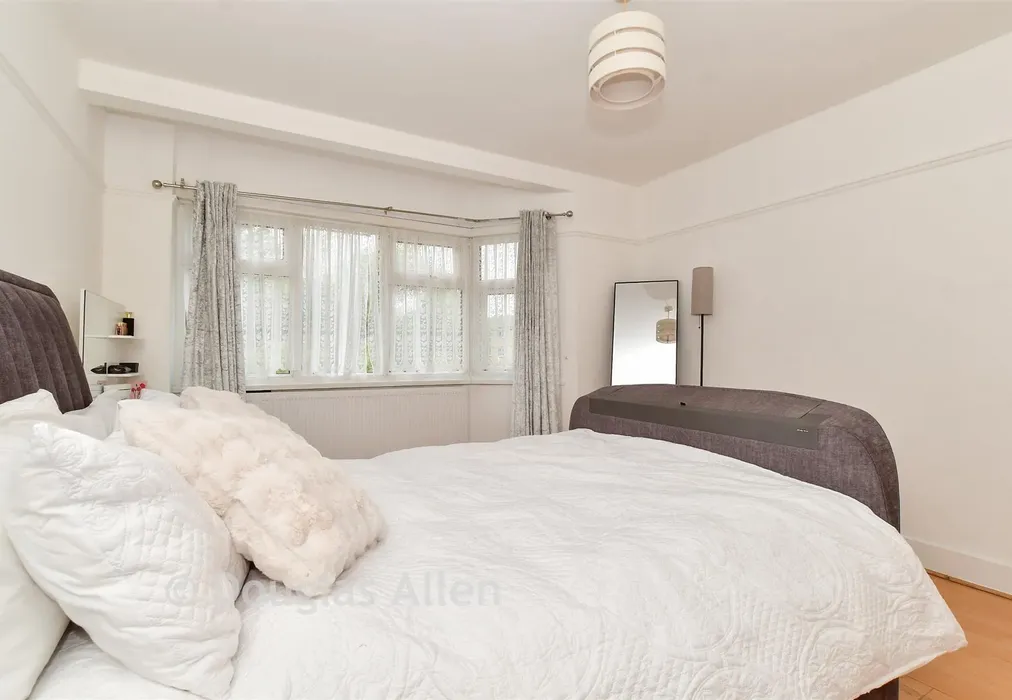 Bedroom 1 - Markmanor Avenue, Walthamstow - Wards of Kent