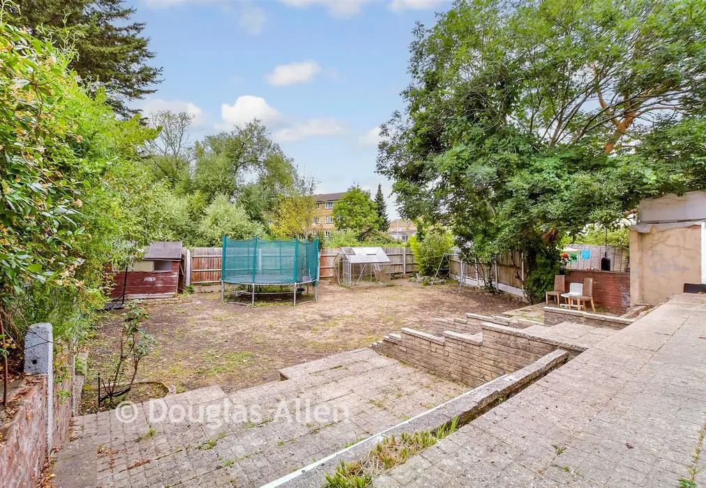 Rear Garden - Markmanor Avenue, Walthamstow - Wards of Kent