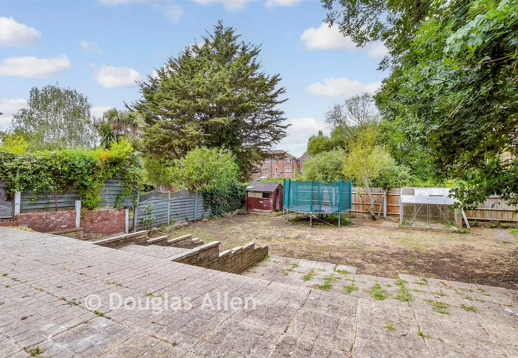 Rear Garden - Markmanor Avenue, Walthamstow - Wards of Kent