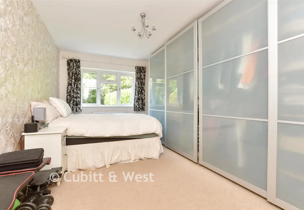 Bedroom 2 - Downs Way Close, Tadworth, Surrey - Wards of Kent