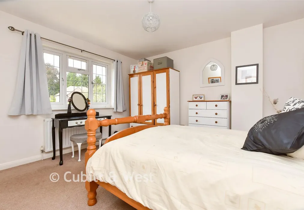 Bedroom 3 - Downs Way Close, Tadworth, Surrey - Wards of Kent