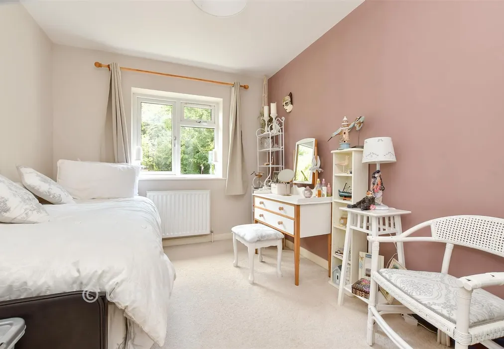 Bedroom 5 - Downs Way Close, Tadworth, Surrey - Wards of Kent