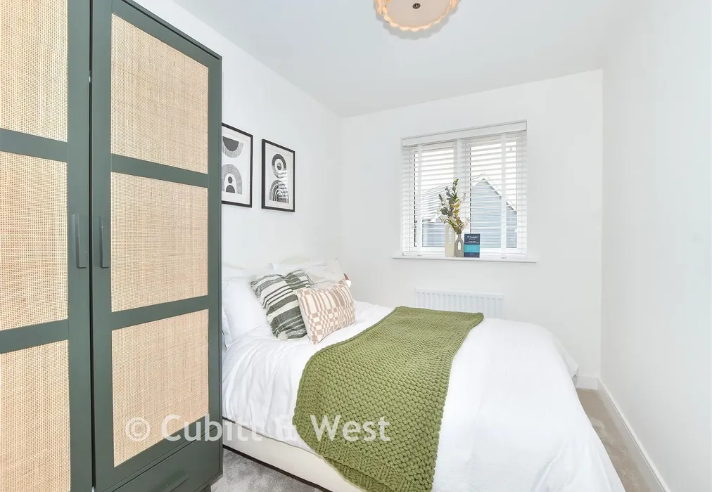 Bedroom 2 - Wittering Place, Dunlin Square, West Wittering, West Sussex - Wards of Kent