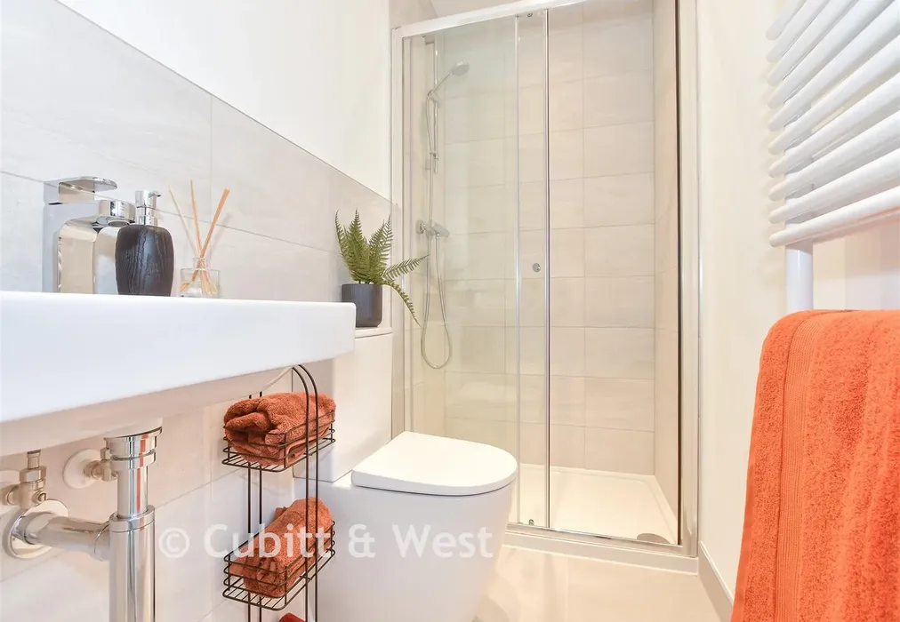 Bathroom - Wittering Place, Dunlin Square, West Wittering, West Sussex - Wards of Kent