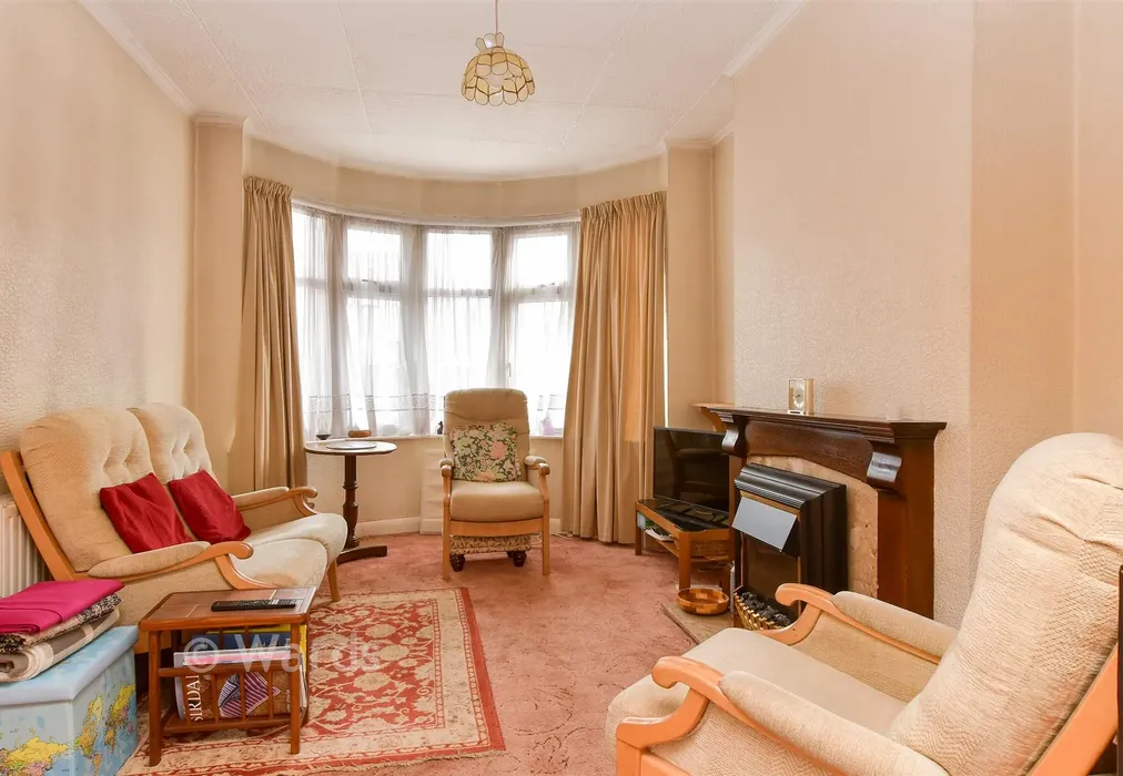 Lounge - The Green, Welling, Kent - Wards of Kent