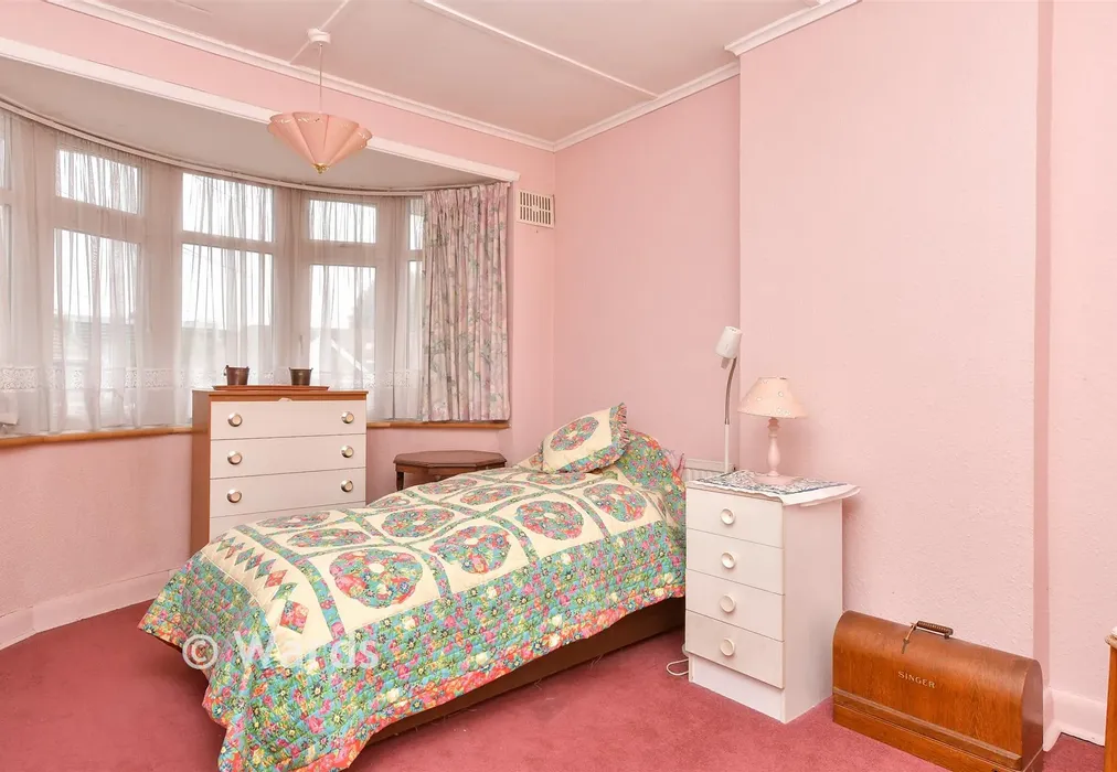 Bedroom 1 - The Green, Welling, Kent - Wards of Kent
