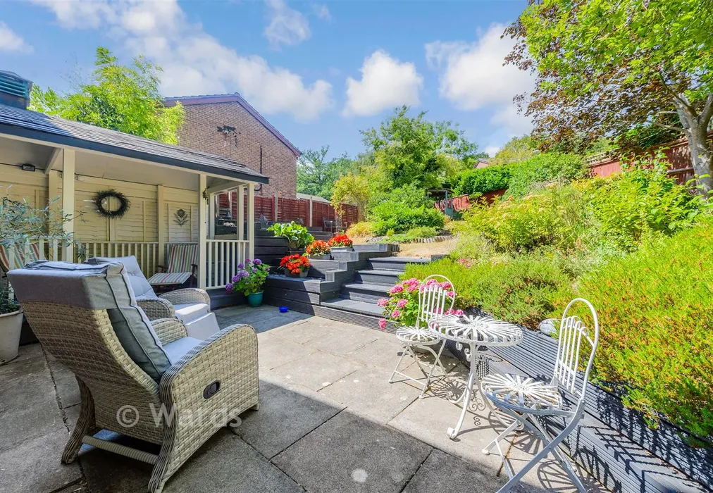 Rear Garden - Redhill Wood, New Ash Green, Kent - Wards of Kent