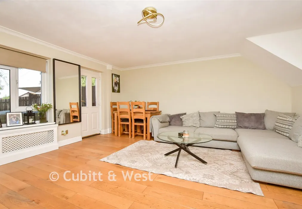 Lounge - Waterfield Green, Tadworth, Surrey - Wards of Kent