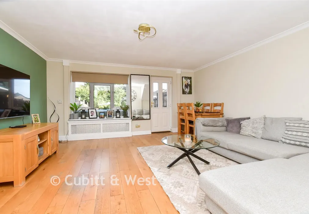 Lounge - Waterfield Green, Tadworth, Surrey - Wards of Kent