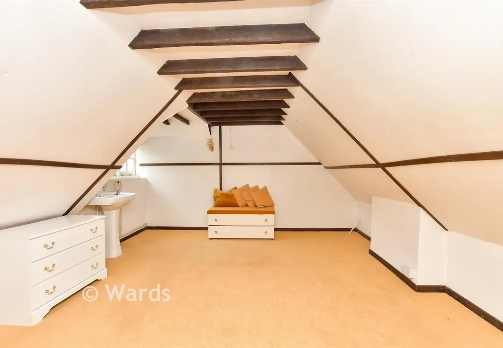 Bedroom 1 - Church Street, Rodmersham, Sittingbourne, Kent - Wards of Kent