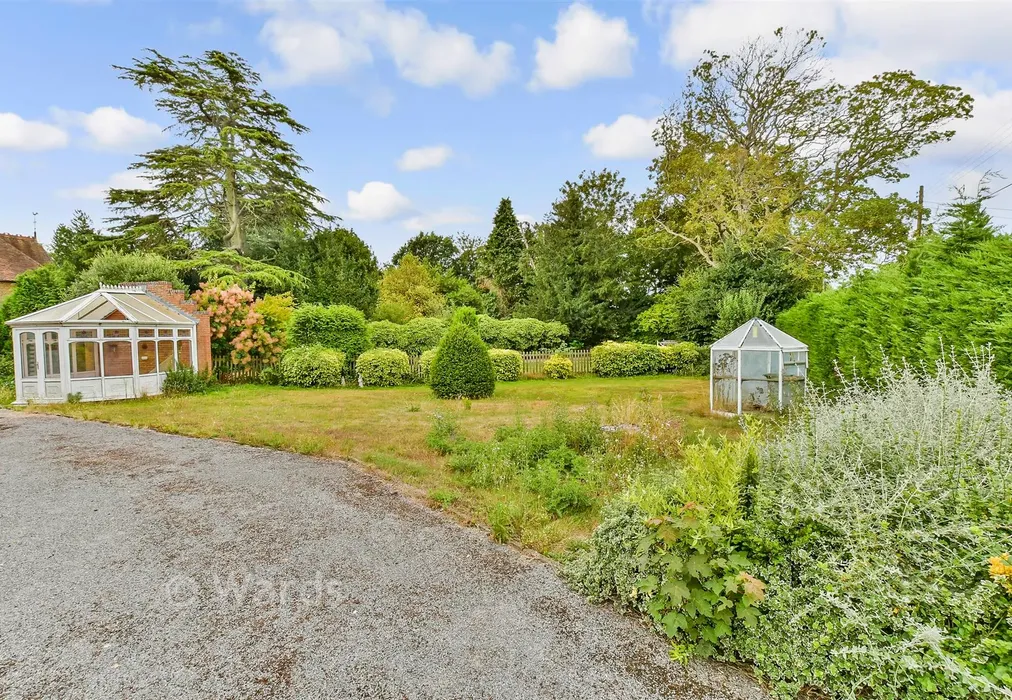 Rear Garden - Church Street, Rodmersham, Sittingbourne, Kent - Wards of Kent