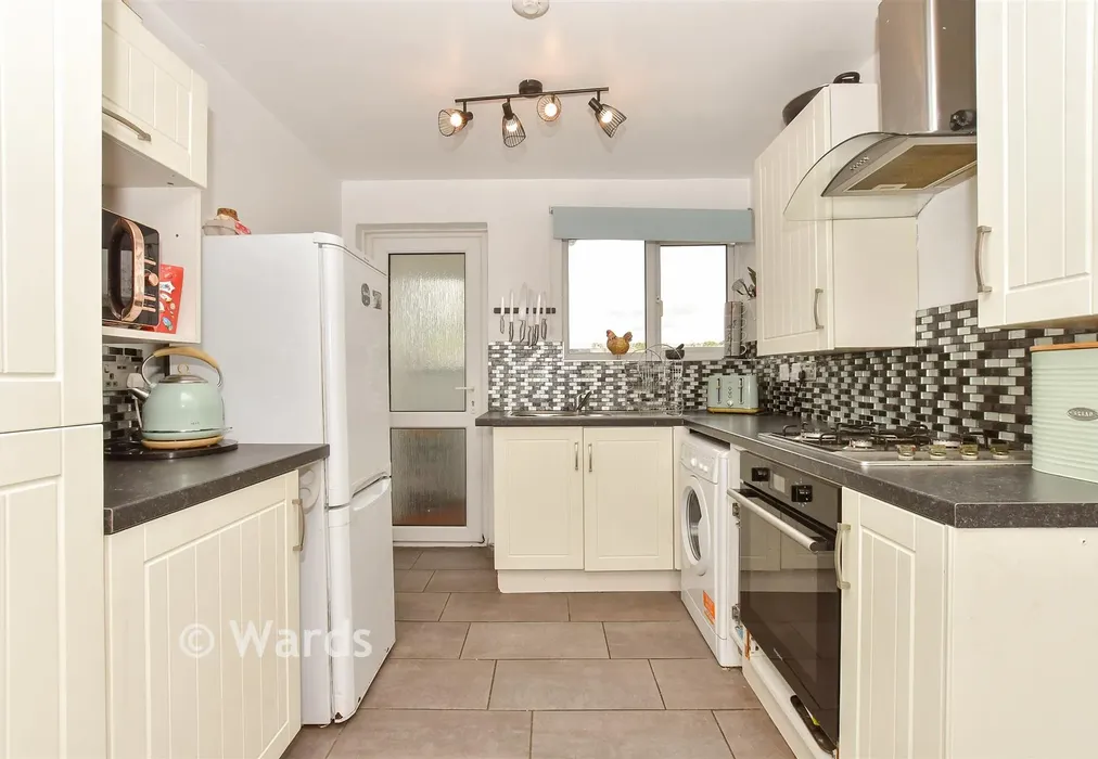Kitchen - Douglas Road, Deal, Kent - Wards of Kent