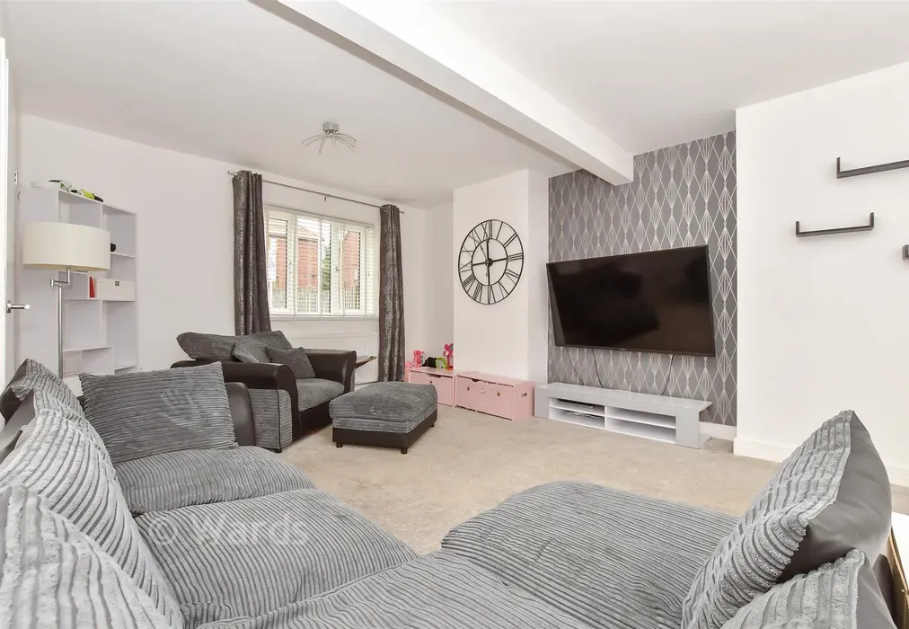 Internal Lifestyle Photograph - Davis Avenue, Deal, Kent - Wards of Kent