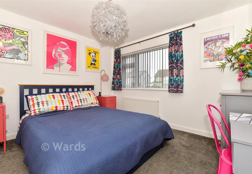 Bedroom 1 - Leonard Road, Greatstone, New Romney, Kent - Wards of Kent