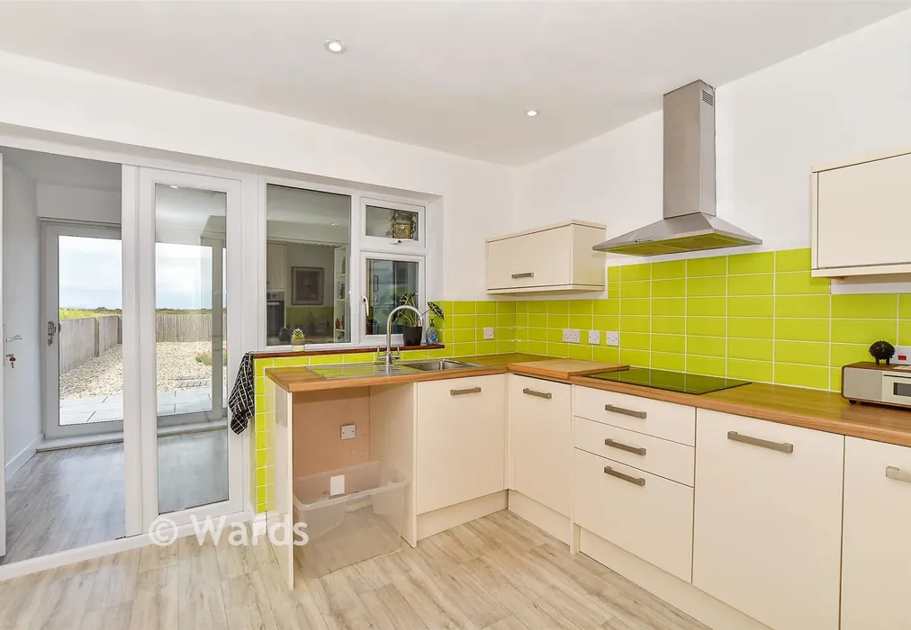 Annexe Kitchen - Leonard Road, Greatstone, New Romney, Kent - Wards of Kent
