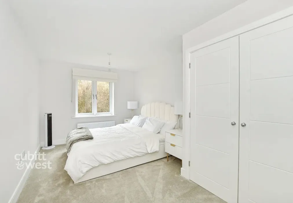 Bedroom 1 - Cordingley Drive, Crawley, RH11 - Wards of Kent