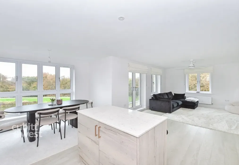 Lounge - Cordingley Drive, Crawley, RH11 - Wards of Kent